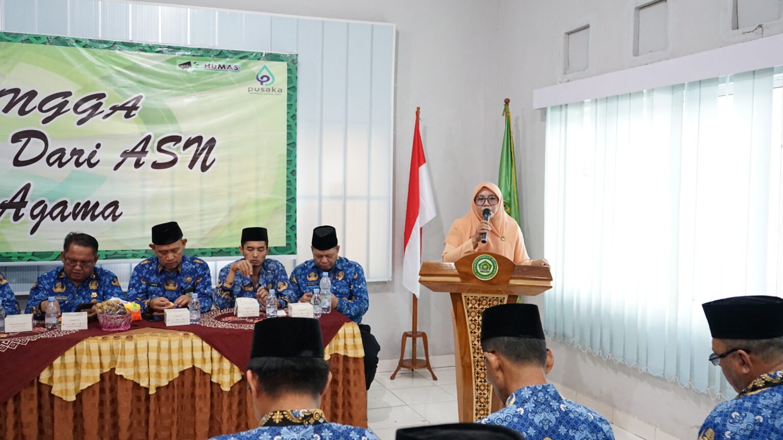 Ketua DWP Kemenag OKI Berikan Pembinaan pada Pertemuan Rutin
